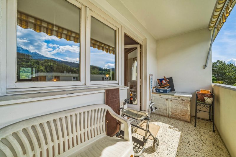 Ihr neues Zuhause in Völs! Gut geschnittene drei Zimmer Wohnung mit sonniger Loggia & KFZ-Stellplatz / / 6176 Völs / Bild 3