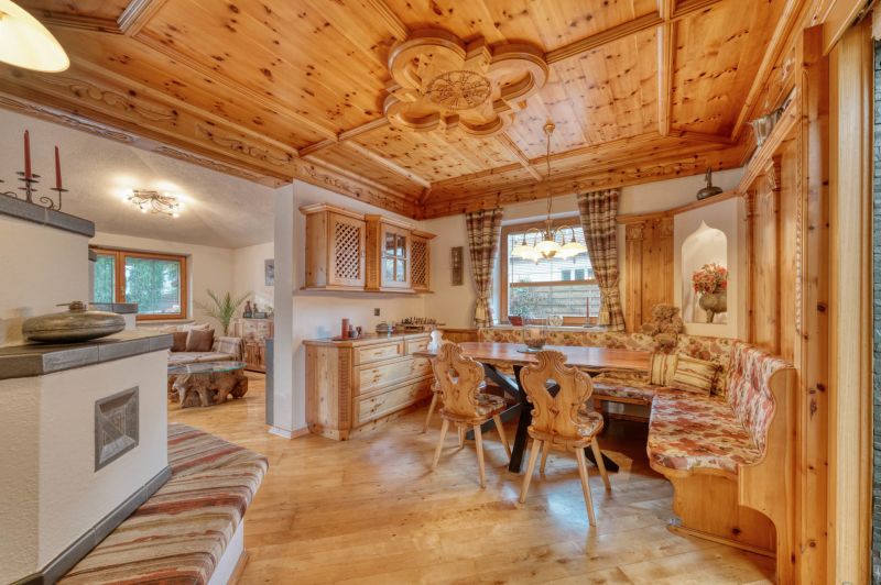 Einmalige Gelegenheit fr Grofamilien! 2 Huser, 3 Wohneinheiten u. ein Grundstck mit viel Garten! /  / 6060 Hall in Tirol / Bild 3