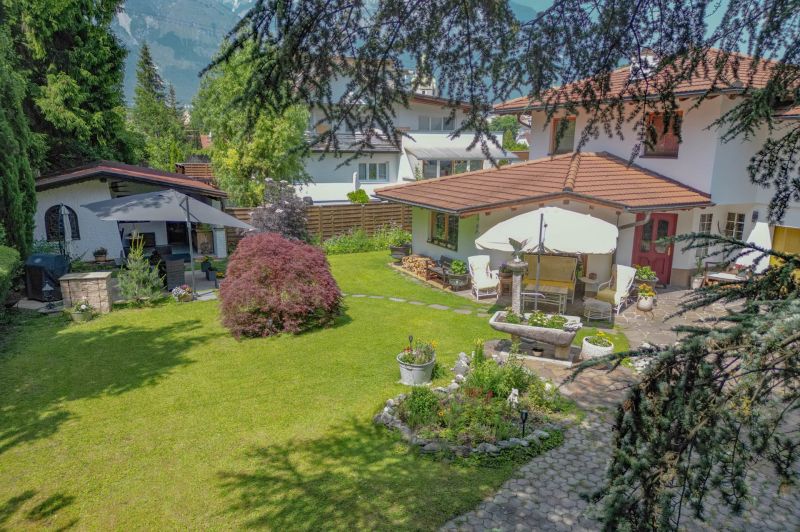 2 Huser, 3 Wohneinheiten und ein Grundstck mit viel Garten!