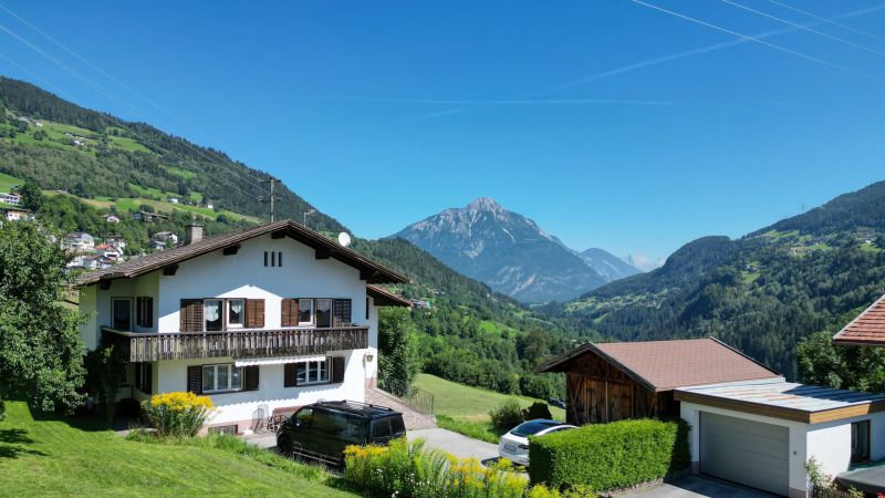 Tiroler Berg-Idylle pur: Haus mit Grogrundstck ? Ideal fr Gartenliebhaber und Naturfreunde!