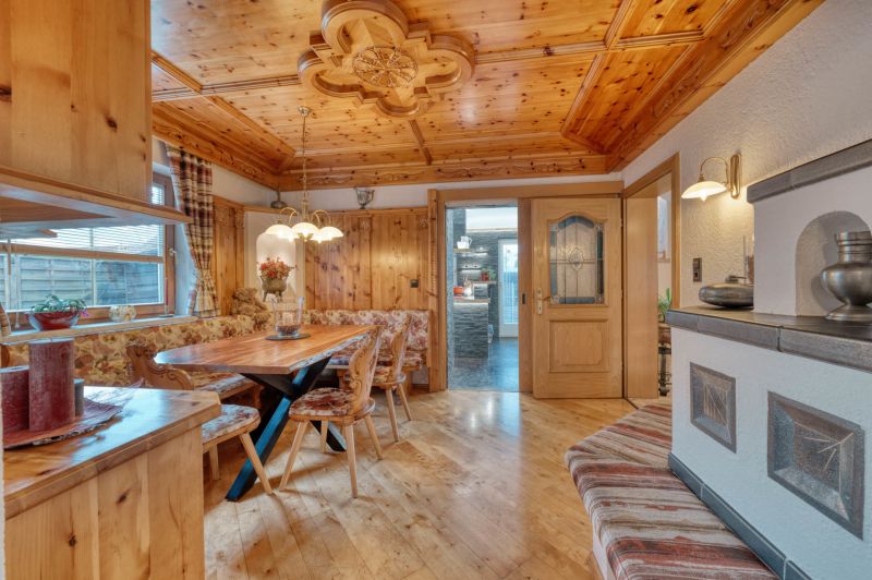 Einmalige Gelegenheit fr Grofamilien! 2 Huser, 3 Wohneinheiten u. ein Grundstck mit viel Garten! /  / 6060 Hall in Tirol / Bild 5