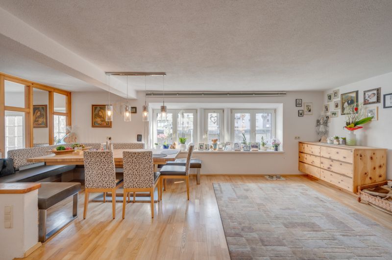 Grozgiges Einfamilienhaus in bester Lage in Landeck zu verkaufen! /  / 6500 Landeck / Bild 3