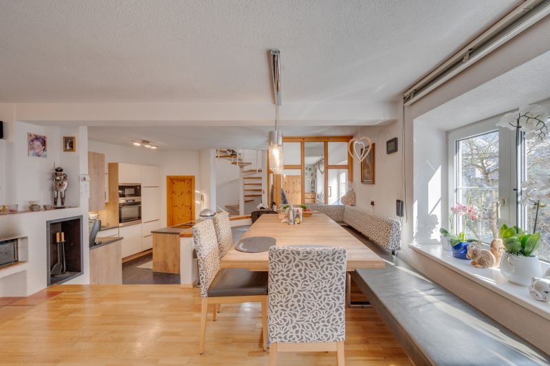 Grozgiges Einfamilienhaus in bester Lage in Landeck zu verkaufen! /  / 6500 Landeck / Bild 2