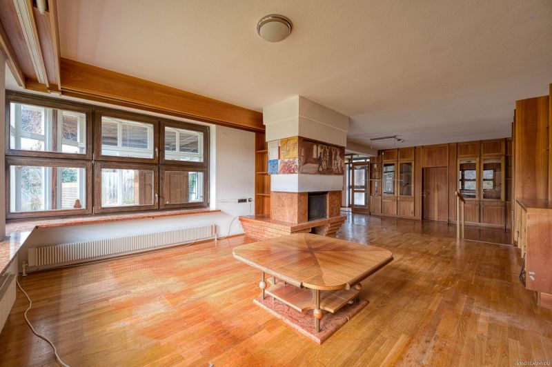 Sie brauchen viel Platz? Wir haben die L�sung. Sanierungsbed�rftiges Architektenhaus in bester Lage. /  / 4840&nbsp;V�cklabruck / Bild 3