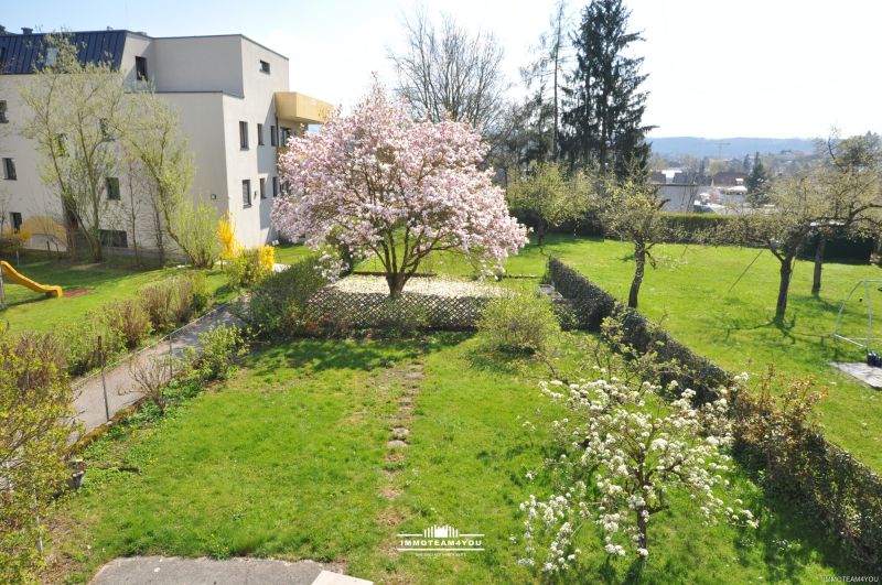 Leistbares Einfamilienhaus in bester Lage und herrlicher Sonnenterrasse. Sanierungsbed�rftig. Verwirklichen Sie Ihren Wohntraum in V�cklabruck. /  / 4840&nbsp;V�cklabruck / Bild 1