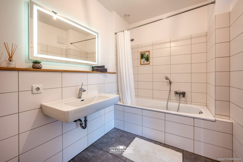 Ruhige und sonnige 3-Zimmer - Wohnung. Zentrumsnah. Niedrigstenergie-Komfort. /  / 4690 Schwanenstadt / Bild 4