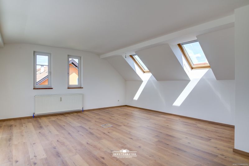 Ihre neu renovierte DG-Wohnung mit S�dwestbalkon /  / 5204&nbsp;Stra�walchen / Bild 6
