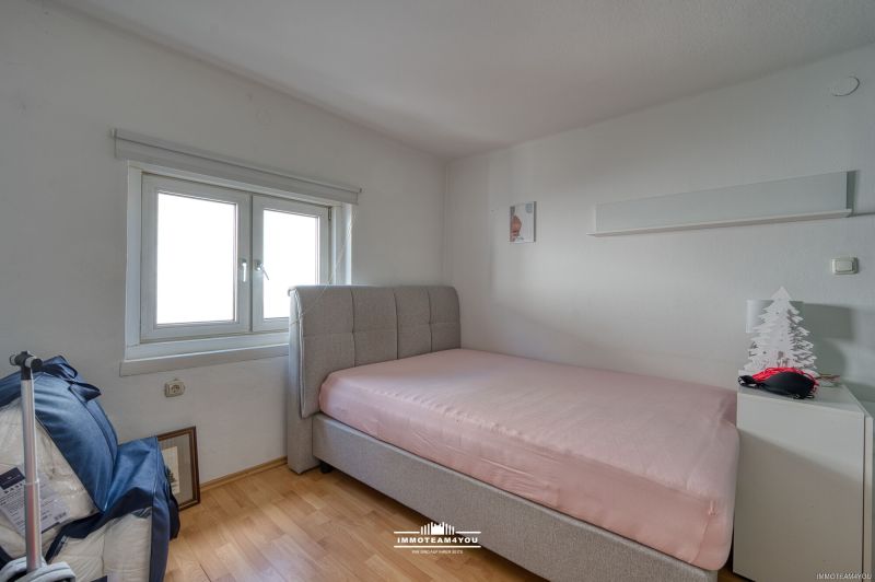 ZENTRAL WOHNEN & FREI GESTALTEN: Sanierungsbedürftiges Einfamilienhaus mit bezugsfertiger Einliegerwohnung. / / 4840 Vöcklabruck / Bild 13