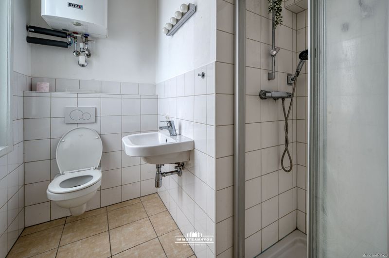 Urbanes Wohnen - alles in der N�he. Sch�ner Altbau mit Blick auf denkmalgesch�tzten Stadtplatz. Lift, Fernw�rme, Internet. Auch als B�ro nutzbar. /  / 4840&nbsp;V�cklabruck / Bild 6