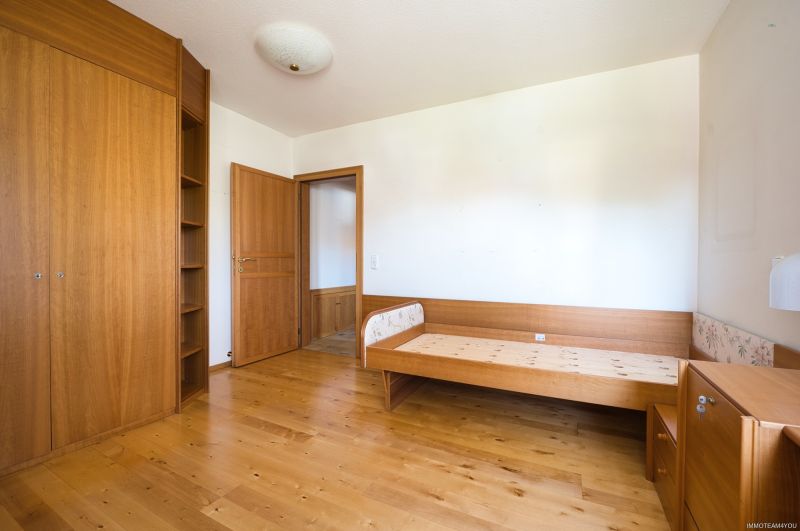 Exklusivit�t und Privatsph�re pur auf 2.610 m2 Grundfl�che! Von der Terrasse in den Schwimmteich. /  / 4840&nbsp;V�cklabruck / Bild 12