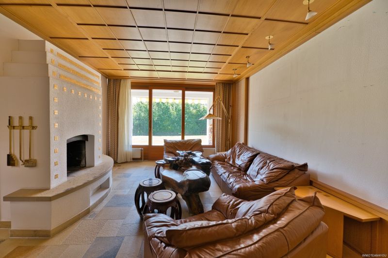 Exklusivit�t und Privatsph�re pur auf 2.610 m2 Grundfl�che! Von der Terrasse in den Schwimmteich. /  / 4840&nbsp;V�cklabruck / Bild 3