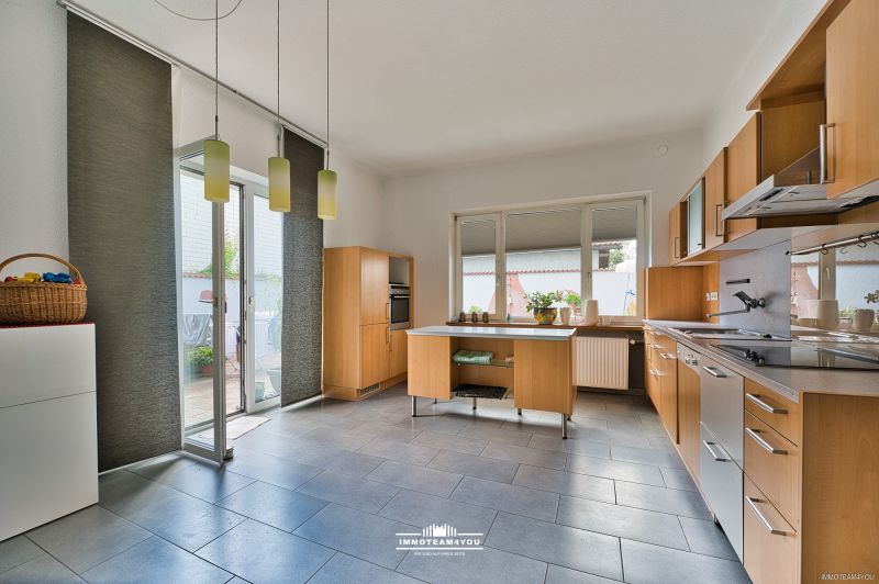 Wohn- und Geschftshaus mit Potenzial - Ideal fr Investoren, Unternehmer und Bautrger - Nutzflche 1169 m2 /  / 4850 Timelkam / Bild 1
