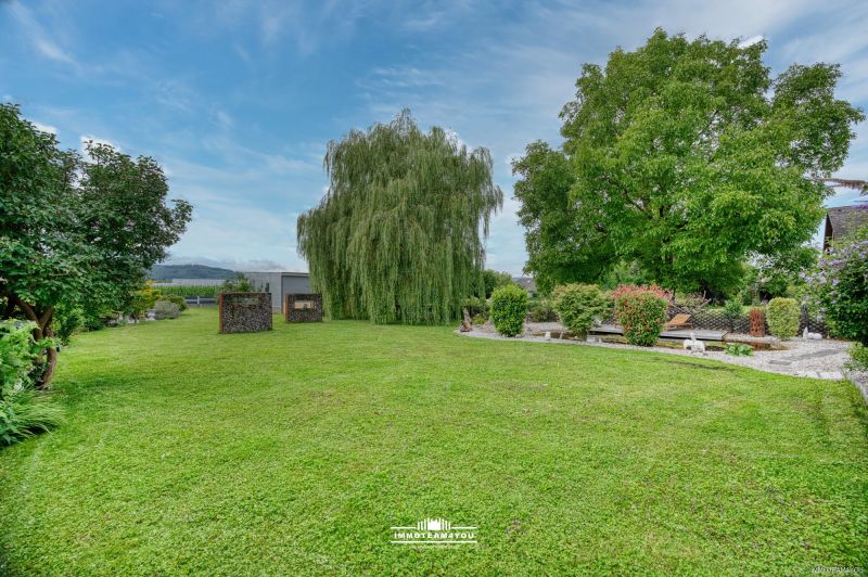 Viel Platz in beliebter Wohngegend, der Attersee nicht weit und riesiger Traumgarten! /  / 4863 Seewalchen / Bild 1