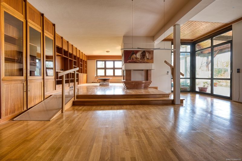 Sie brauchen viel Platz? Wir haben die L�sung. Sanierungsbed�rftiges Architektenhaus in bester Lage. /  / 4840&nbsp;V�cklabruck / Bild 0