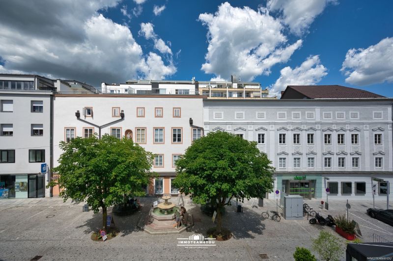 Wohnen im Zentrum mit Altbau-Charme. Raus aus der Masse. Auch als B�ro nutzbar.
Beeindruckenden Raumh�hen. Au�ergew�hnliche Eleganz /  / 4840&nbsp;V�cklabruck / Bild 2