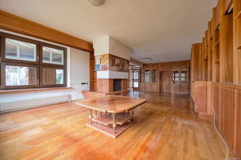 Sie brauchen viel Platz? Wir haben die L�sung. Sanierungsbed�rftiges Architektenhaus in bester Lage. /  / 4840&nbsp;V�cklabruck / Bild 1