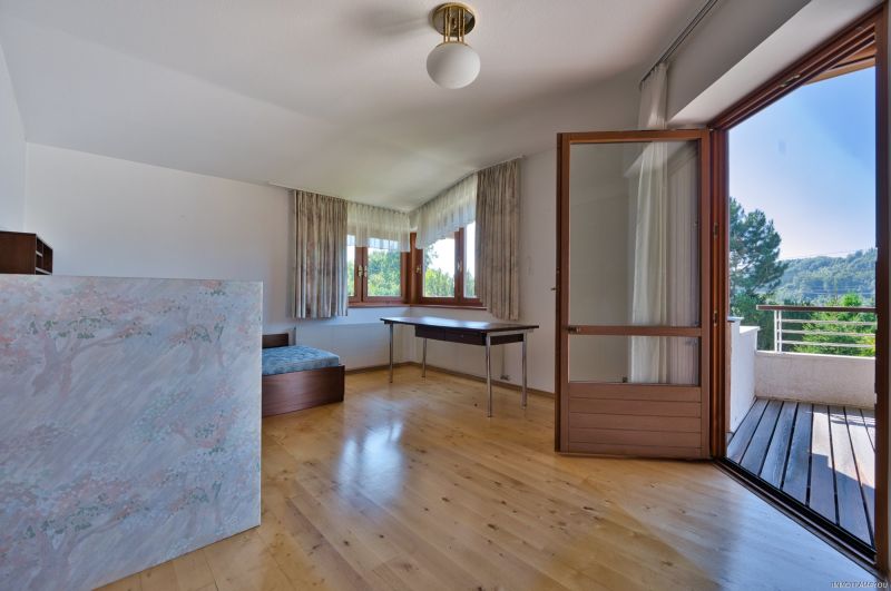 Exklusivit�t und Privatsph�re pur auf 2.610 m2 Grundfl�che! Von der Terrasse in den Schwimmteich. /  / 4840&nbsp;V�cklabruck / Bild 9