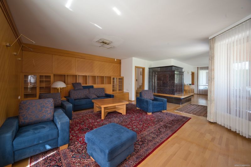Exklusivit�t und Privatsph�re pur auf 2.610 m2 Grundfl�che! Von der Terrasse in den Schwimmteich. /  / 4840&nbsp;V�cklabruck / Bild 9