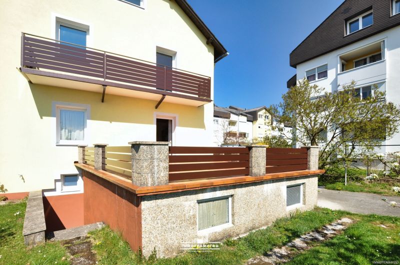 Leistbares Einfamilienhaus in bester Lage und herrlicher Sonnenterrasse. Sanierungsbed�rftig. Verwirklichen Sie Ihren Wohntraum in V�cklabruck. /  / 4840&nbsp;V�cklabruck / Bild 1