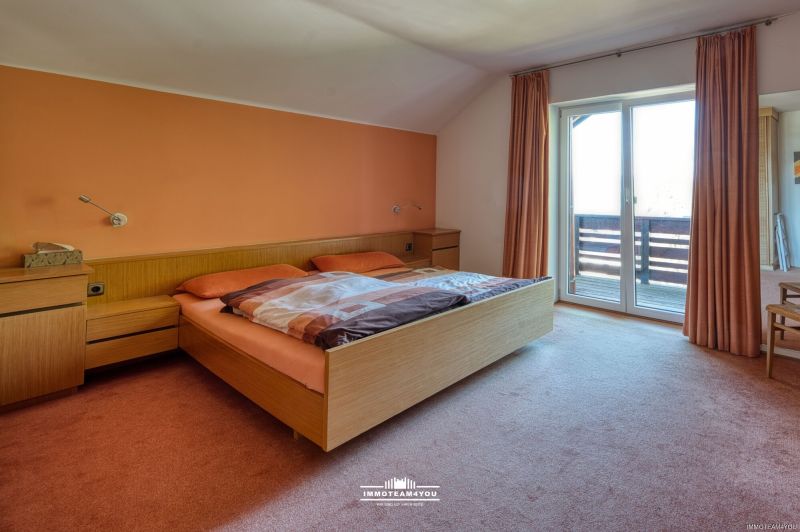 Der Traum k�nnte wahr werden-gro�z�gige Liegenschaft mit herrlichem Blick auf den Attersee und Schloss Kammer! /  / 4863&nbsp;Seewalchen / Bild 8
