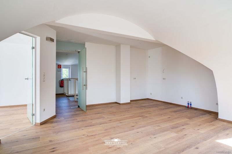 Ihre neu renovierte DG-Wohnung mit S�dwestbalkon /  / 5204&nbsp;Stra�walchen / Bild 5