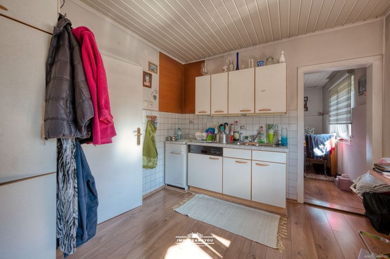 ZENTRAL WOHNEN & FREI GESTALTEN: Sanierungsbedürftiges Einfamilienhaus mit bezugsfertiger Einliegerwohnung. / / 4840 Vöcklabruck / Bild 1