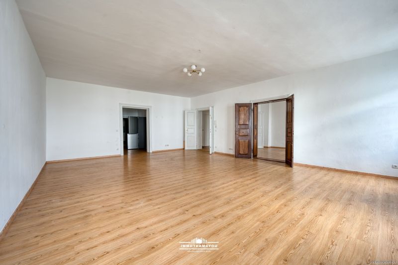 Wohnen im Zentrum mit Altbau-Charme. Raus aus der Masse. Auch als B�ro nutzbar.
Beeindruckenden Raumh�hen. Au�ergew�hnliche Eleganz /  / 4840&nbsp;V�cklabruck / Bild 4