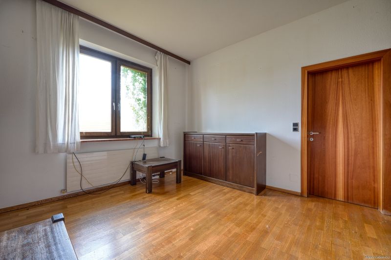 Sie brauchen viel Platz? Wir haben die L�sung. Sanierungsbed�rftiges Architektenhaus in bester Lage. /  / 4840&nbsp;V�cklabruck / Bild 8