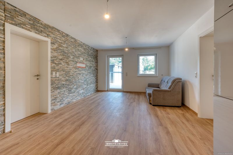 Neuwertig und modern! Ihre Gartenwohnung wartet auf Sie / / 4693 Desselbrunn / Bild 1
