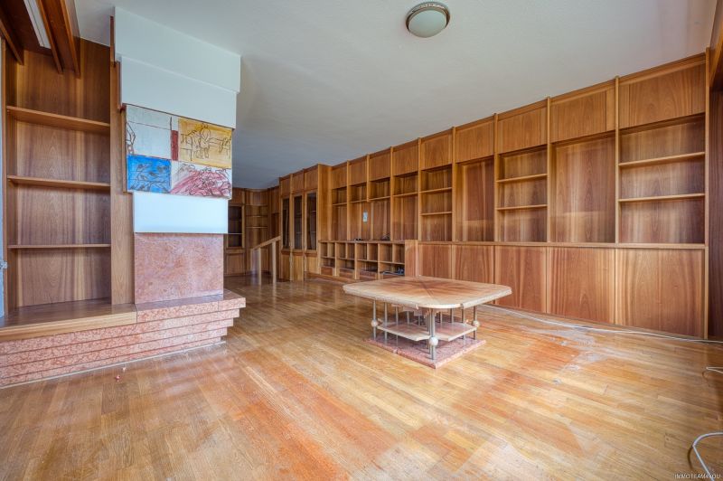 Sie brauchen viel Platz? Wir haben die L�sung. Sanierungsbed�rftiges Architektenhaus in bester Lage. /  / 4840&nbsp;V�cklabruck / Bild 2
