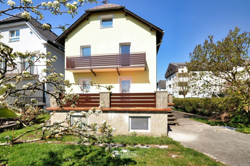 Leistbares Einfamilienhaus in bester Lage und herrlicher Sonnenterrasse. Sanierungsbed�rftig. Verwirklichen Sie Ihren Wohntraum in V�cklabruck. /  / 4840&nbsp;V�cklabruck / Bild 0