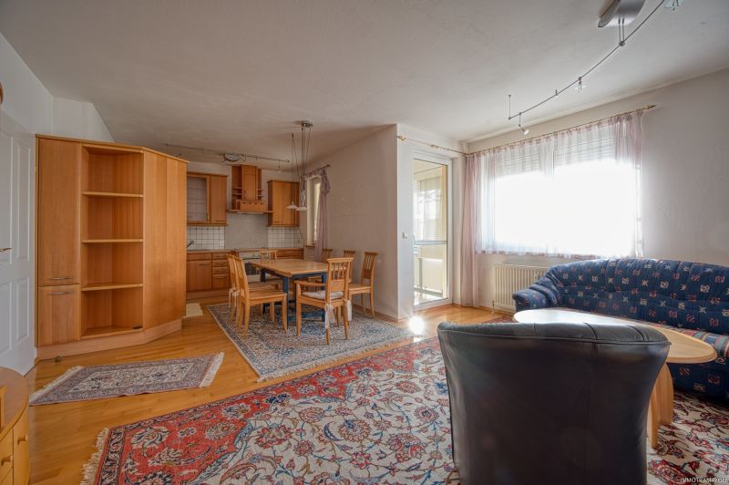 Sonnige 3-Zimmer Wohnung mit Blick ins Gr�ne, Loggia, Kellerraum und Tiefgaragenstellplatz. /  / 4840&nbsp;V�cklabruck / Bild 6