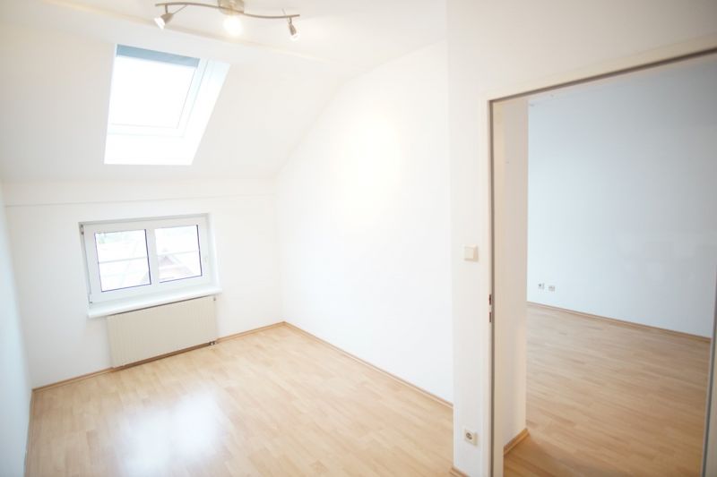 Helle & freundliche Dachgeschosswohnung mit Grnblick