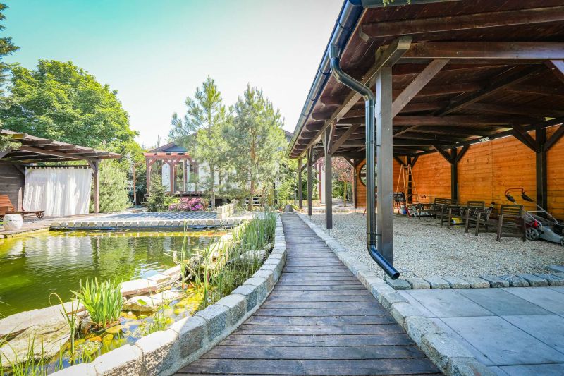 Exklusives Einfamilienhaus mit Pool, Garage, Gartenparadies & hochwertiger Ausstattung nahe Wien /  / 2230 Gnserndorf / Bild 16