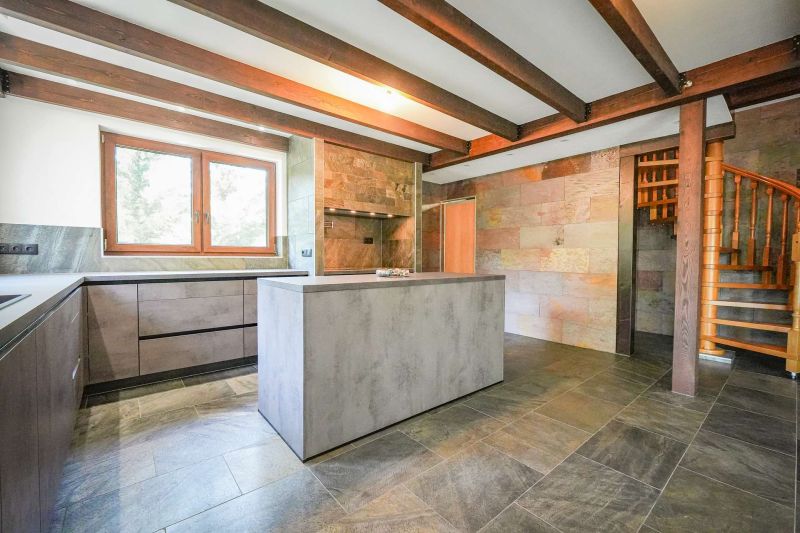 Exklusives Einfamilienhaus mit Pool, Garage, Gartenparadies & hochwertiger Ausstattung nahe Wien /  / 2230 Gnserndorf / Bild 9