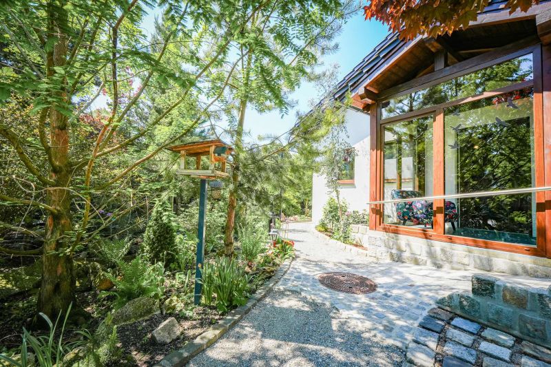Exklusives Einfamilienhaus mit Pool, Garage, Gartenparadies & hochwertiger Ausstattung nahe Wien /  / 2230 Gnserndorf / Bild 18
