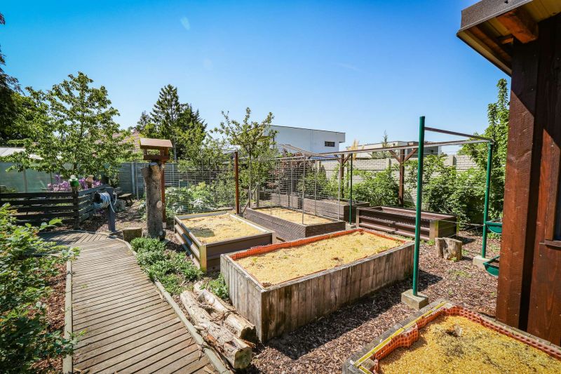 Exklusives Einfamilienhaus mit Pool, Garage, Gartenparadies & hochwertiger Ausstattung nahe Wien /  / 2230 Gnserndorf / Bild 12