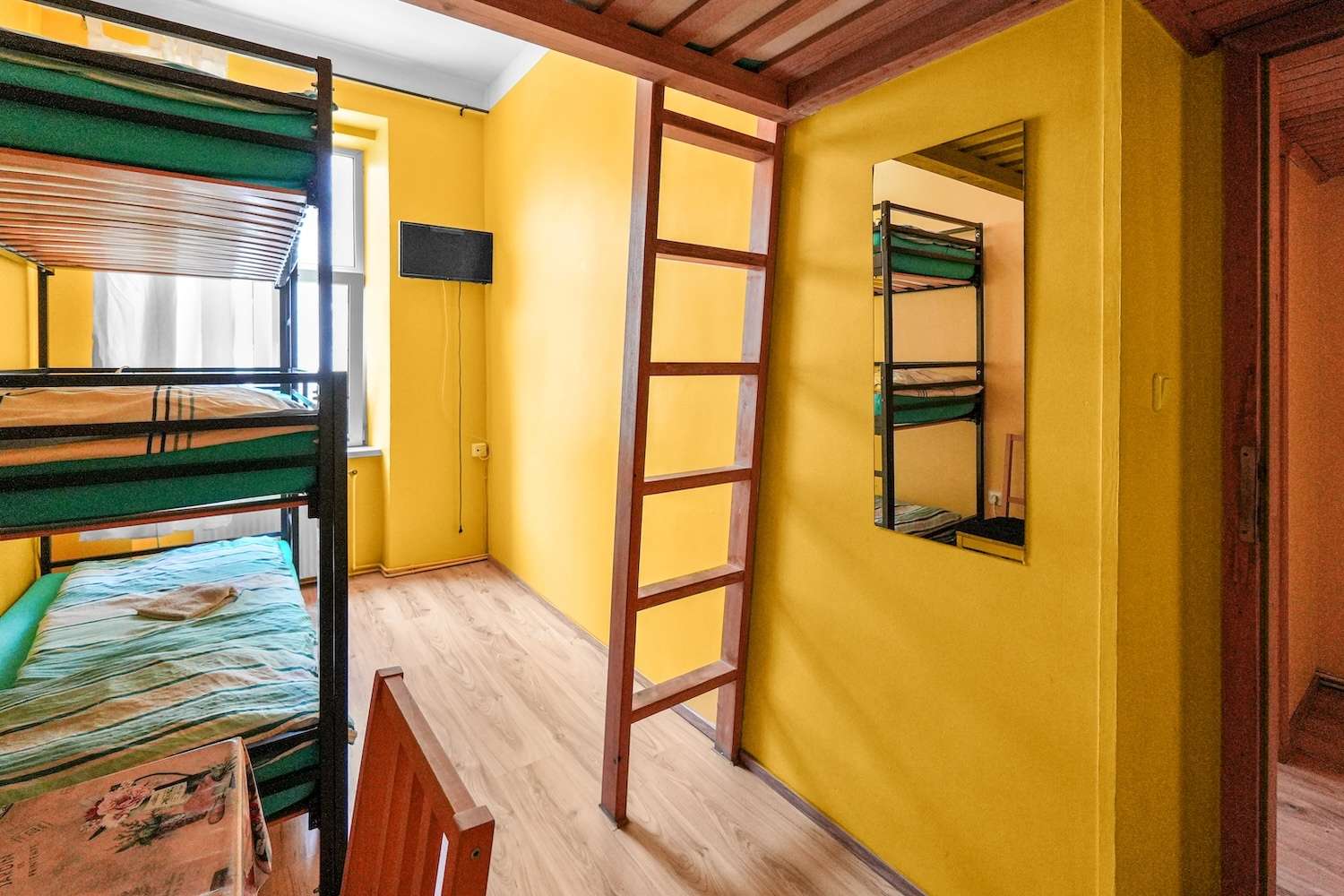 Effizient geschnittene Altbauwohnung mit 2 getrennten Schlafzimmern /  / 1170 Wien / Bild 2