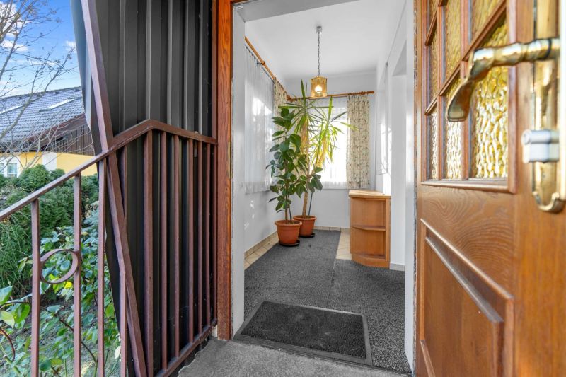 Gro�z�giges Einfamilienhaus mit durchdachtem Grundriss, Keller und zwei Garagen in 2100 Korneuburg /  / 2100&nbsp;Korneuburg / Bild 4