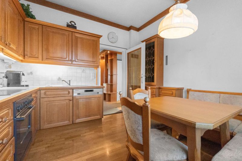 Gro�z�giges Einfamilienhaus mit durchdachtem Grundriss, Keller und zwei Garagen in 2100 Korneuburg /  / 2100&nbsp;Korneuburg / Bild 0