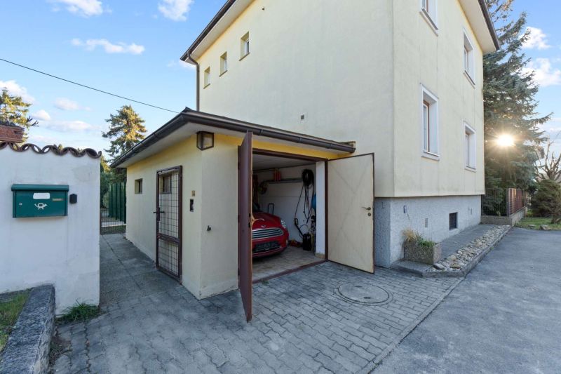 Gro�z�giges Einfamilienhaus mit durchdachtem Grundriss, Keller und zwei Garagen in 2100 Korneuburg /  / 2100&nbsp;Korneuburg / Bild 1