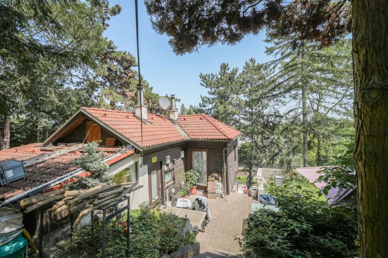 Ferienhaus mit groem Grundstck & Donaublick in Dbling ? Refugium mit Potenzial /  / 1190 Wien / Bild 1