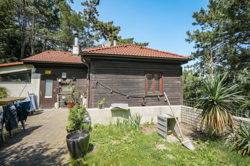 Ferienhaus mit groem Grundstck & Donaublick in Dbling ? Refugium mit Potenzial /  / 1190 Wien / Bild 2