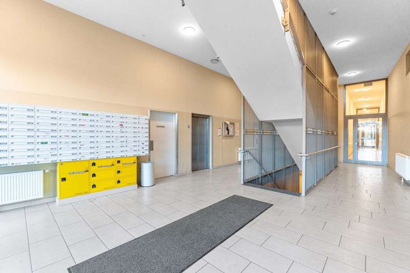 Hochwertige Dachgeschosswohnung mit Donaublick, großer Wohnküche, Klimaanlagen & 4 Zimmern / / 1020 Wien / Bild 16