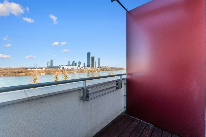 Hochwertige Dachgeschosswohnung mit Donaublick, großer Wohnküche, Klimaanlagen & 4 Zimmern / / 1020 Wien / Bild 9