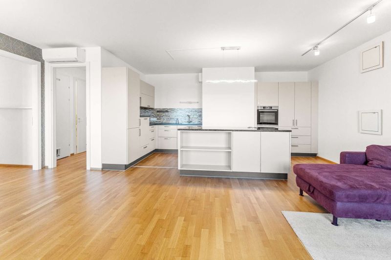 Hochwertige Dachgeschosswohnung mit Donaublick, großer Wohnküche, Klimaanlagen & 4 Zimmern / / 1020 Wien / Bild 6