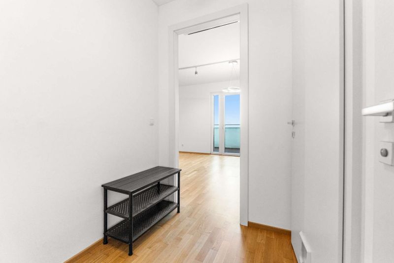 Hochwertige Dachgeschosswohnung mit Donaublick, großer Wohnküche, Klimaanlagen & 4 Zimmern / / 1020 Wien / Bild 2