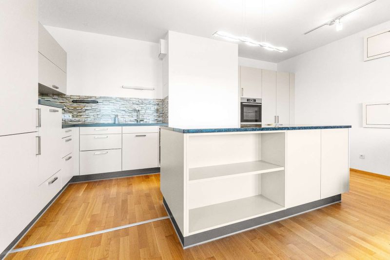 Hochwertige Dachgeschosswohnung mit Donaublick, großer Wohnküche, Klimaanlagen & 4 Zimmern / / 1020 Wien / Bild 4