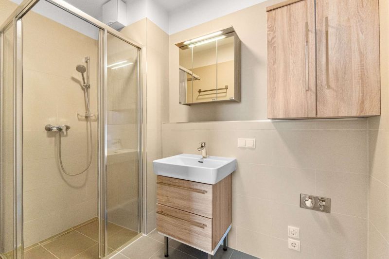 Hochwertige Dachgeschosswohnung mit Donaublick, großer Wohnküche, Klimaanlagen & 4 Zimmern / / 1020 Wien / Bild 7