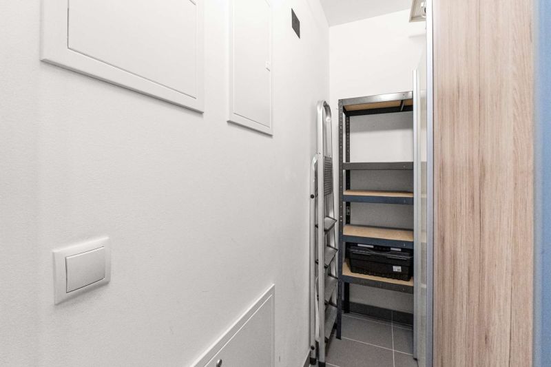 Hochwertige Dachgeschosswohnung mit Donaublick, großer Wohnküche, Klimaanlagen & 4 Zimmern / / 1020 Wien / Bild 10